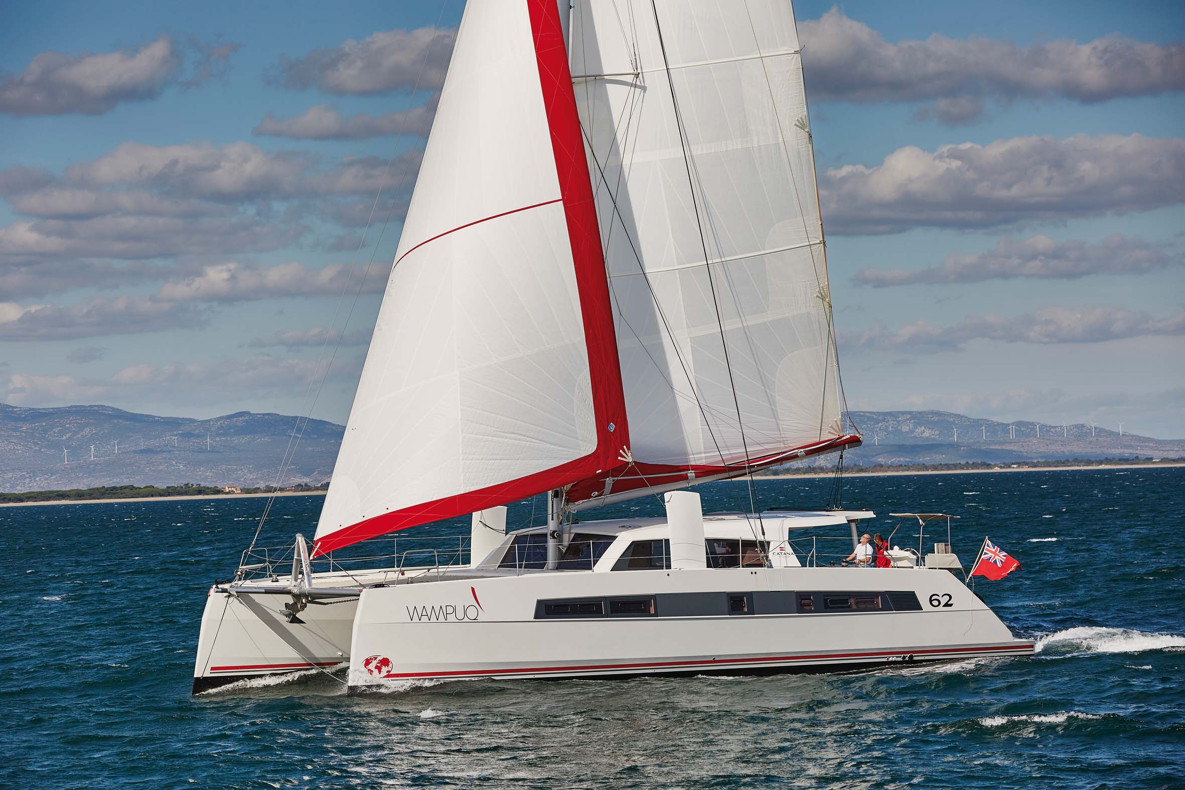 The 62 aims for maximum accommodation space (the nacelle is the same as that of the 59), but she does benefit from the extra meter to optimize dynamic qualities and the centering of weight