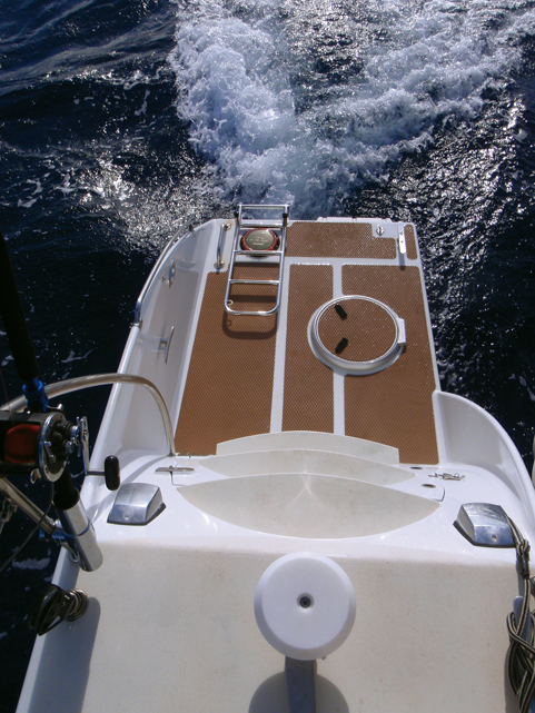 Chronicle around the world : one year since setting off