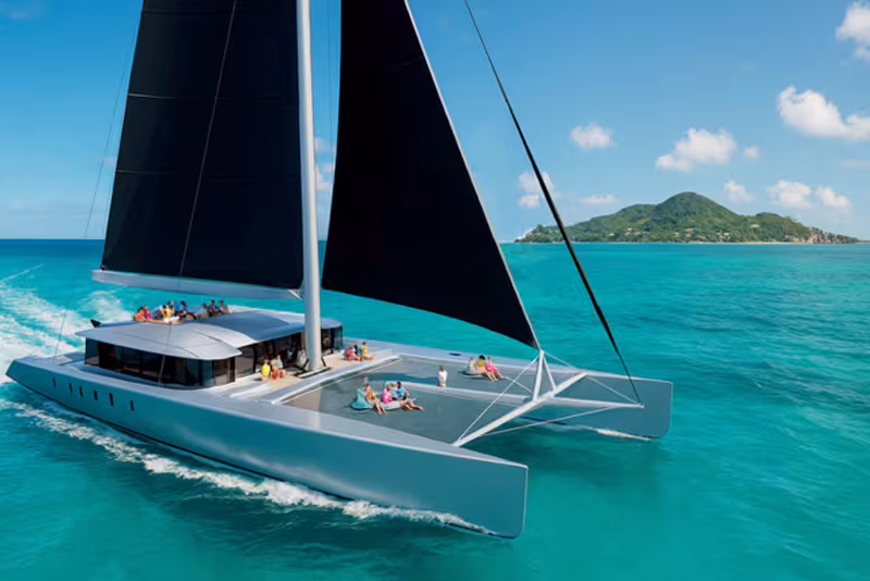 The Team Adventure project features a central nacelle behind the mast.