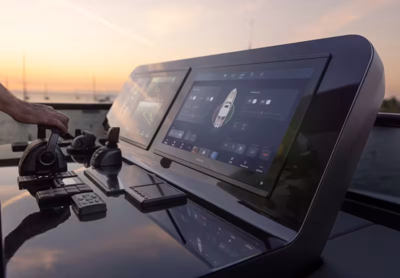 Garmin EmpirBus | The Live [Equipment] | Multihulls World