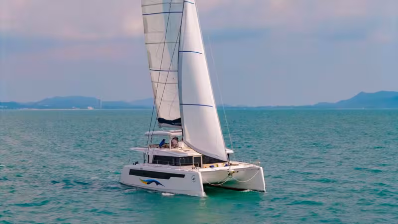 ISLAND SPIRIT 525E Catamaran | Walkthrough | Multihulls World