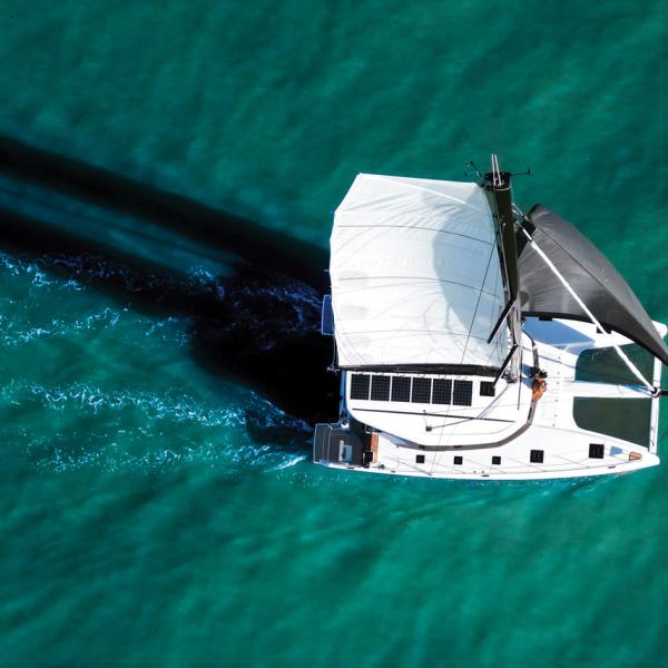 Sleek deck layout, generous sailplan, turquoise-green water as the tide is coming in... If this isn’t the open sea calling us, it sure looks like it!