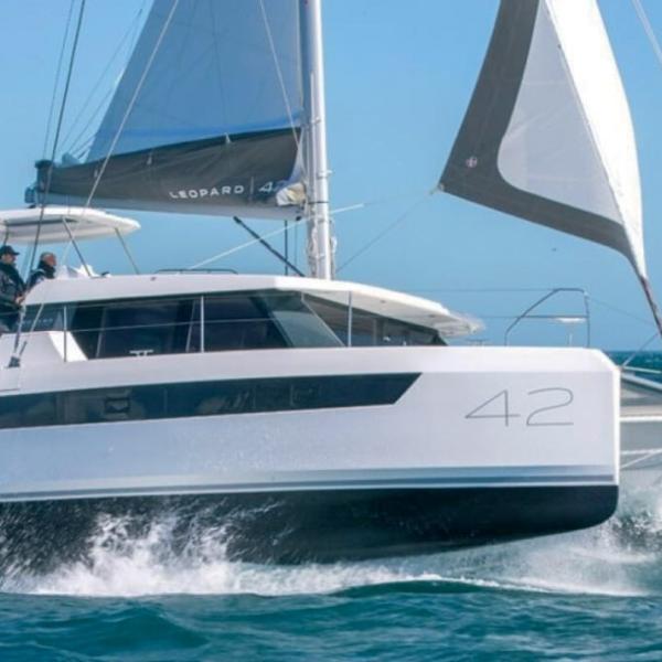 The Leopard 42 performs very well in  a good breeze, capable of easily  maintaining average speeds of 8 to  9 knots.