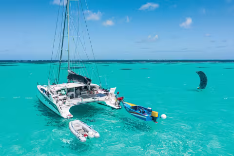 A drone allows you to capture the most beautiful anchorages…