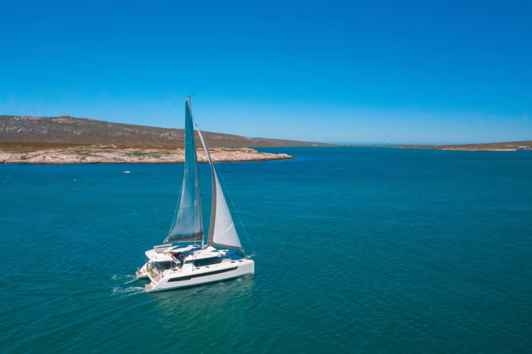 The Leopard Catamarans brand sells its multihulls direct, which makes it possible to orchestrate substantial promotions at any time.