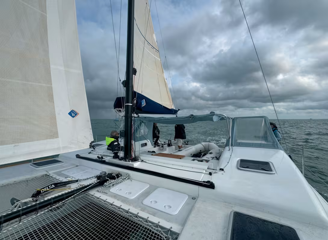 The jib is self-tacking. Off the wind, it can be assisted by downwind sails flown from the bowsprit. All ground tackle is set back as far as possible, which helps to center the weight.
