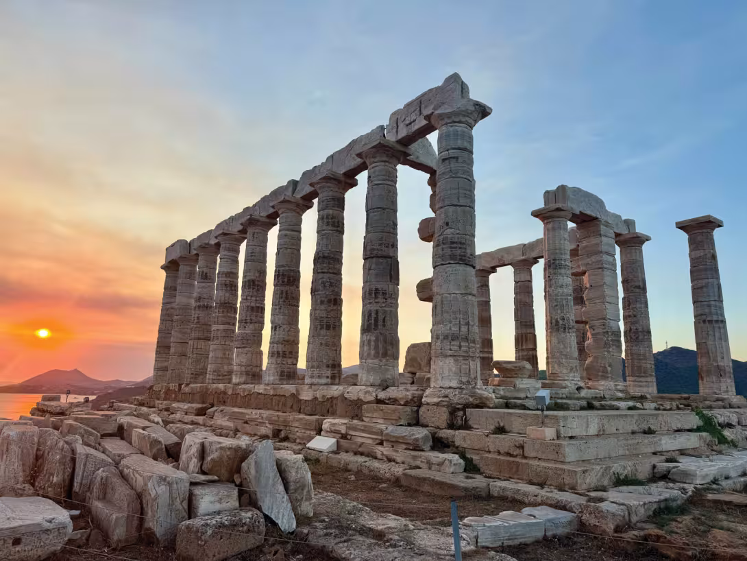 The marble columns of the Temple of Poseidon marked the entrance to the Saronic Gulf and provided a spectacular landmark for seafarers approaching Athens.
